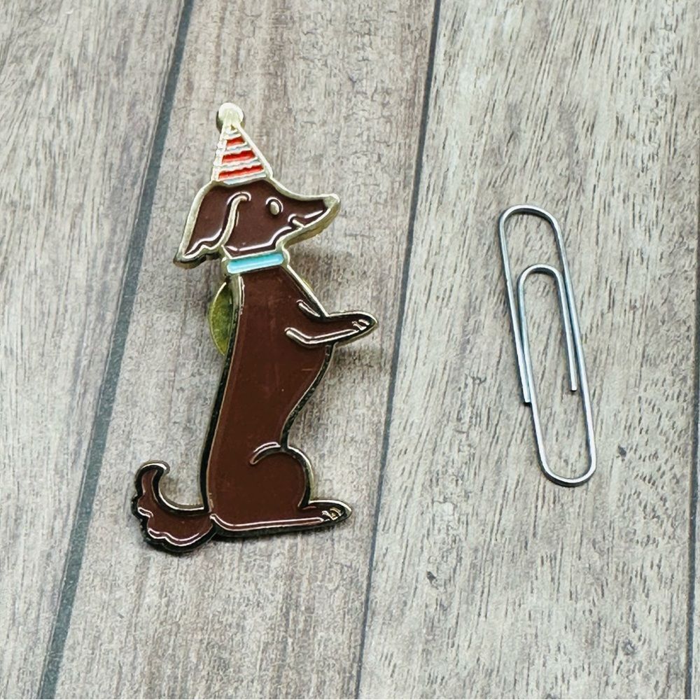 HMK Gold Brown Dachshund Weiner Dog Party‎ Hat Pin B4